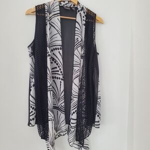 CHICO'S TRAVELERS US Sz S Mixed Lace Sheer Open Cardigan Vest Black White Geo